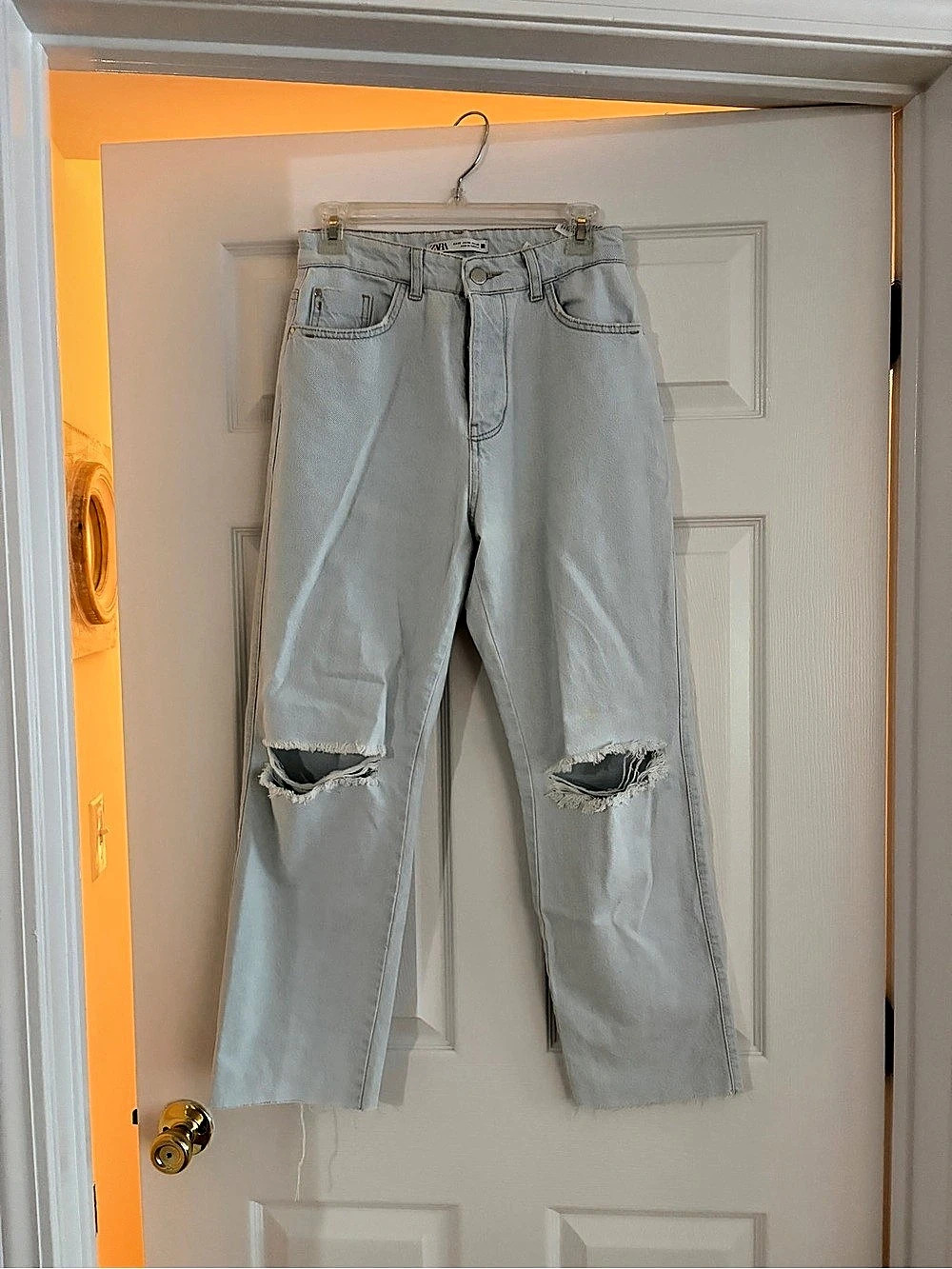 Zara Z1975 Ripped Lightwash Distressed Straight Leg Jeans-Size 6